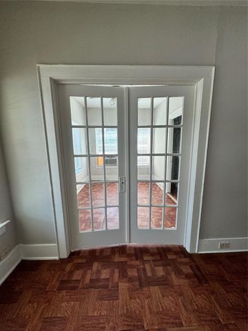 4202 Walker, Houston, TX 77023