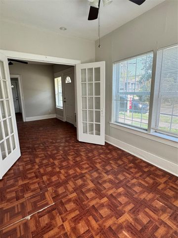 4202 Walker, Houston, TX 77023