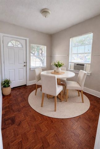 4202 Walker, Houston, TX 77023