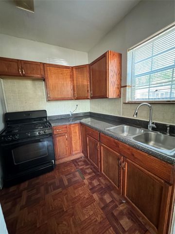 4202 Walker, Houston, TX 77023