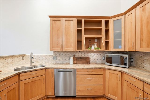 7522 S Monaco Way, Centennial, CO 80112
