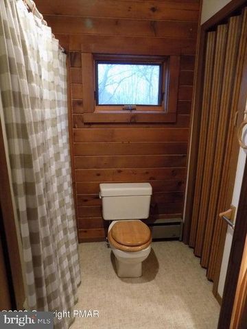 124 UPPER NOTCH RD, Albrightsville, PA 18210