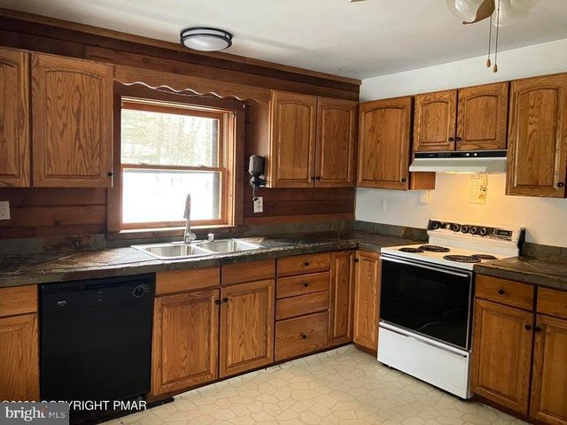 124 UPPER NOTCH RD, Albrightsville, PA 18210