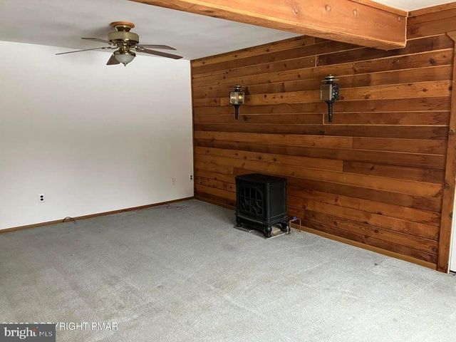 124 UPPER NOTCH RD, Albrightsville, PA 18210