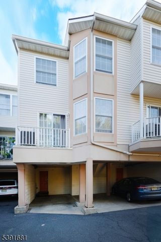 125 Adamecs Way 26, South Amboy City, NJ 08879