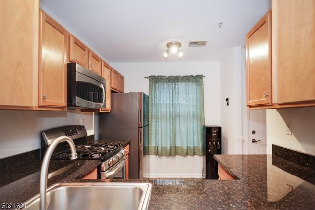 125 Adamecs Way 26, South Amboy City, NJ 08879