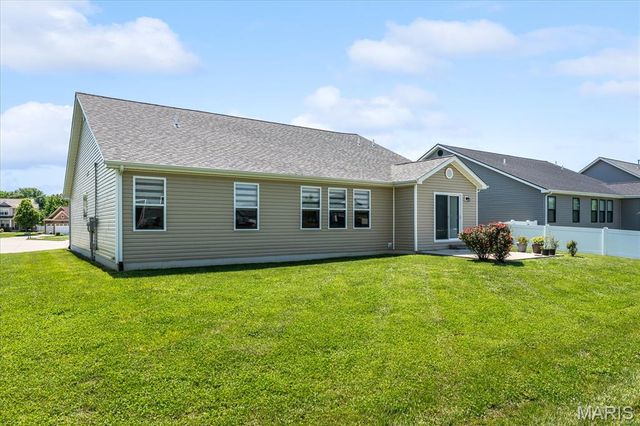 7053 Richmond Drive, Glen Carbon, IL 62034