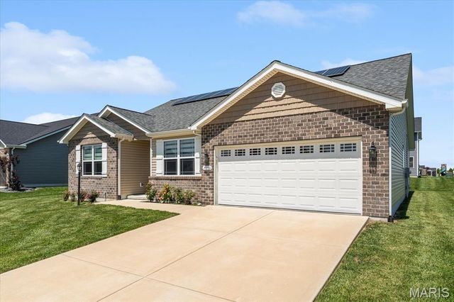 7053 Richmond Drive, Glen Carbon, IL 62034