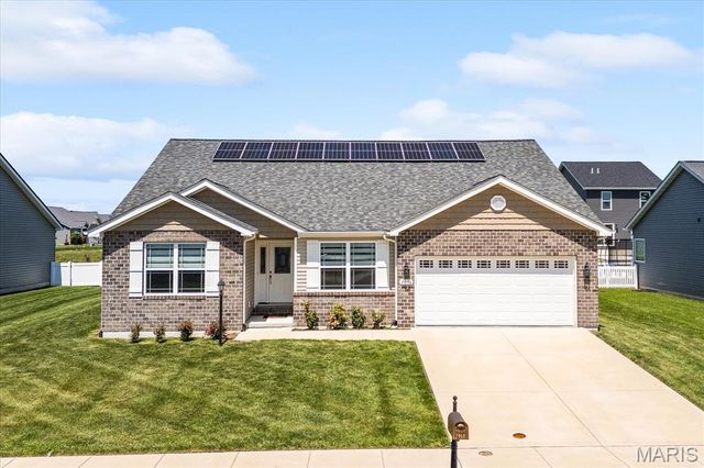 7053 Richmond Drive, Glen Carbon, IL 62034