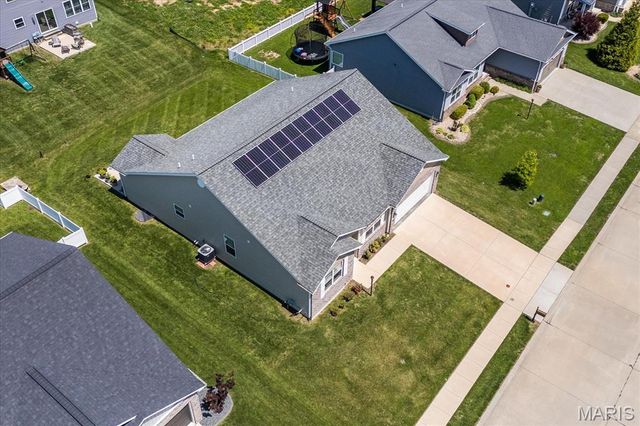7053 Richmond Drive, Glen Carbon, IL 62034