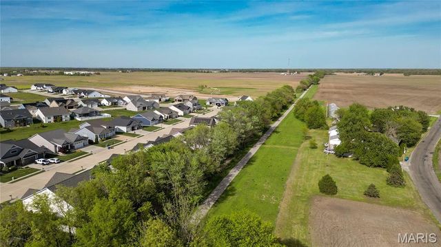 7053 Richmond Drive, Glen Carbon, IL 62034
