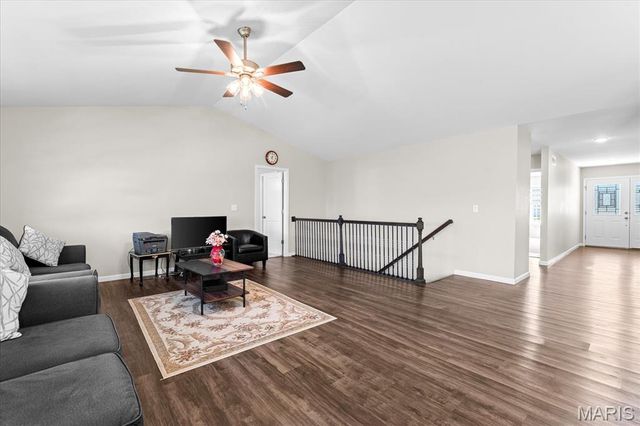 7053 Richmond Drive, Glen Carbon, IL 62034