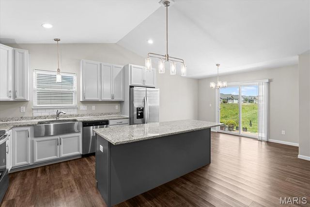7053 Richmond Drive, Glen Carbon, IL 62034