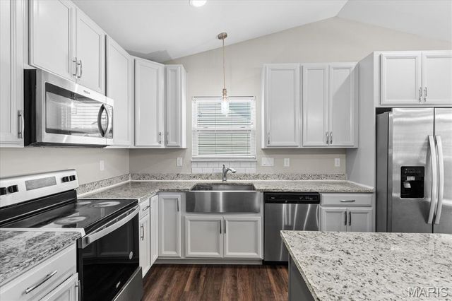 7053 Richmond Drive, Glen Carbon, IL 62034