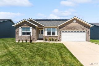 7053 Richmond Drive, Glen Carbon, IL 62034