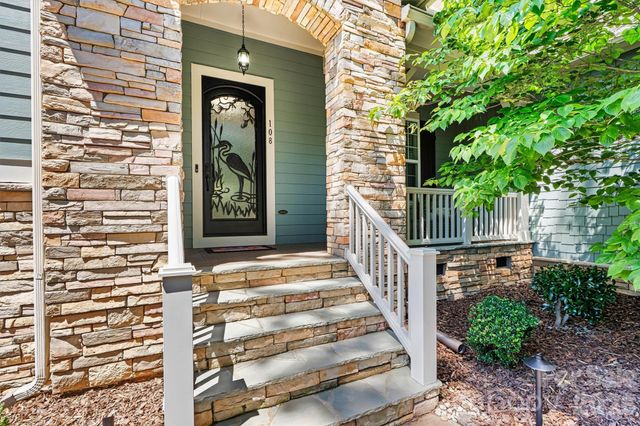 108 Heron Cove Drive, Mount Holly, NC 28120