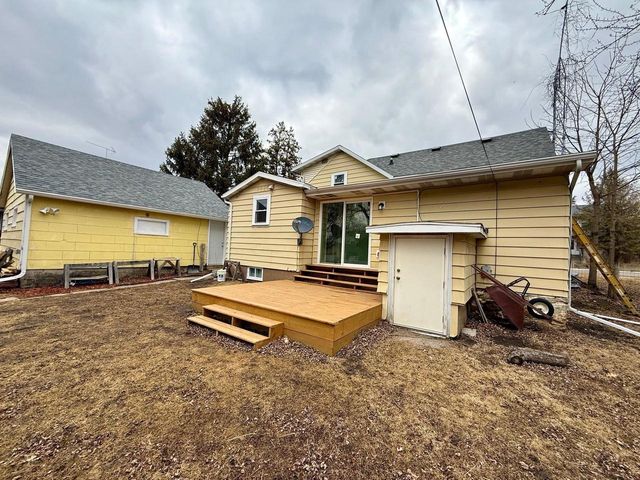 414 8th Street, Baraboo, WI 53913