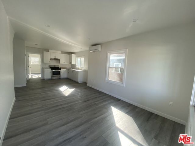 142 Douglas, Los Angeles, CA 90026