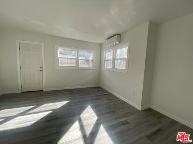 142 Douglas, Los Angeles, CA 90026