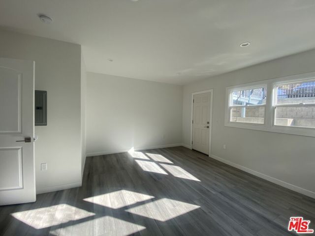 142 Douglas, Los Angeles, CA 90026