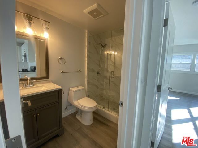 142 Douglas, Los Angeles, CA 90026