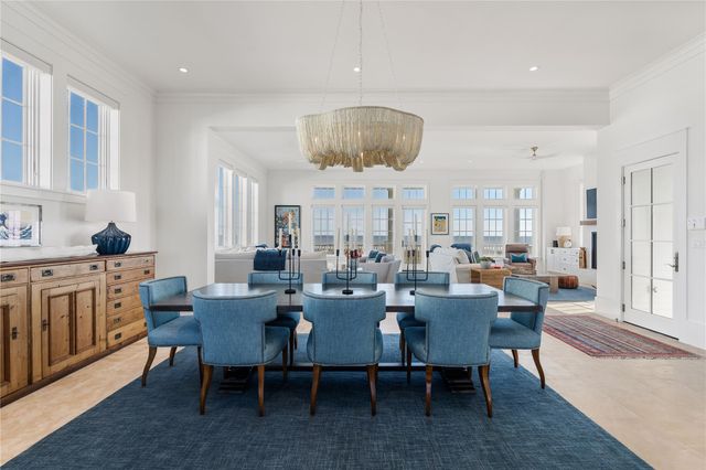 2409 E Seaside Drive, Galveston, TX 77550