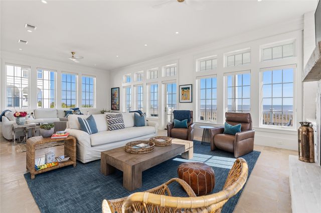 2409 E Seaside Drive, Galveston, TX 77550