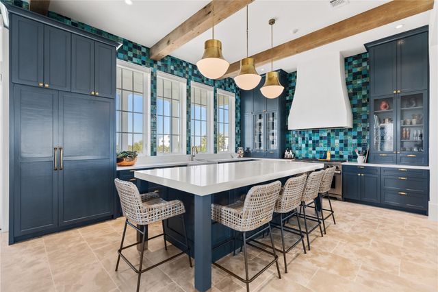 2409 E Seaside Drive, Galveston, TX 77550