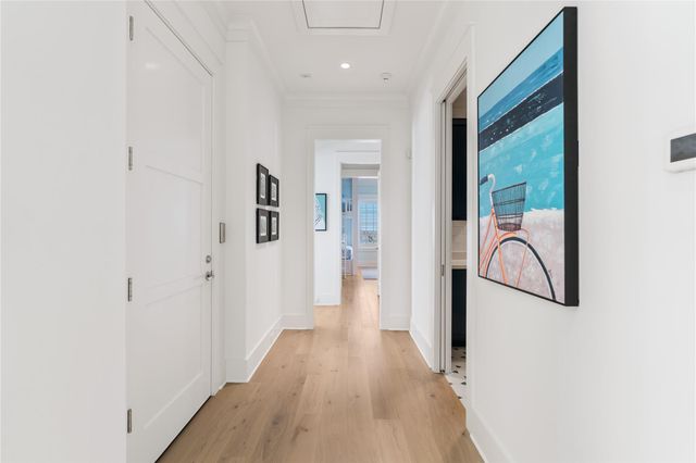 2409 E Seaside Drive, Galveston, TX 77550