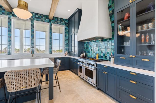 2409 E Seaside Drive, Galveston, TX 77550