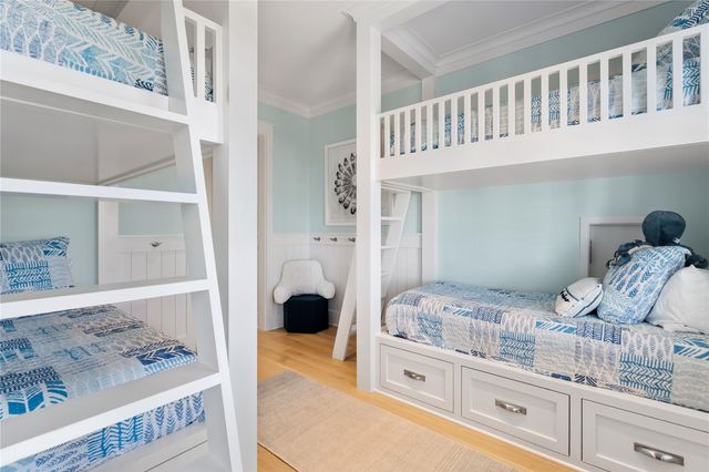 2409 E Seaside Drive, Galveston, TX 77550