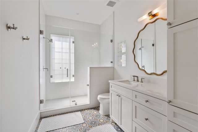 2409 E Seaside Drive, Galveston, TX 77550