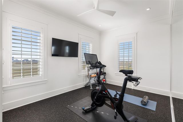 2409 E Seaside Drive, Galveston, TX 77550