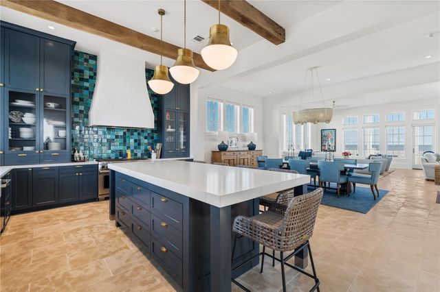 2409 E Seaside Drive, Galveston, TX 77550