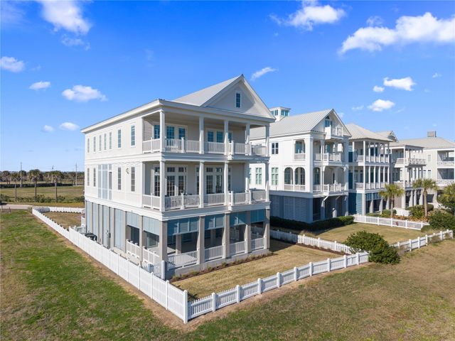 2409 E Seaside Drive, Galveston, TX 77550
