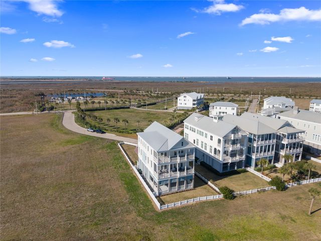 2409 E Seaside Drive, Galveston, TX 77550