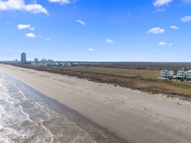 2409 E Seaside Drive, Galveston, TX 77550