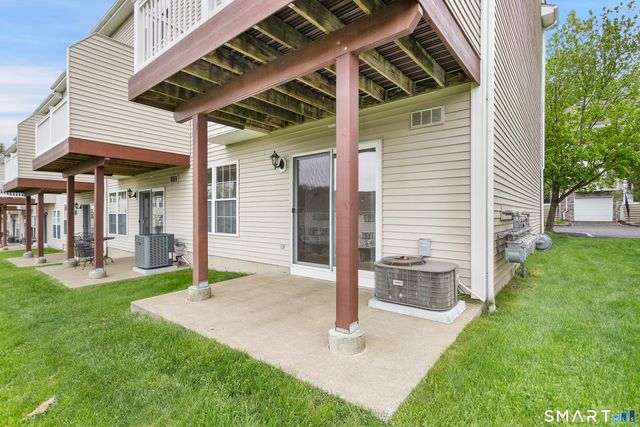 701 Sienna Drive 701, Danbury, CT 06810
