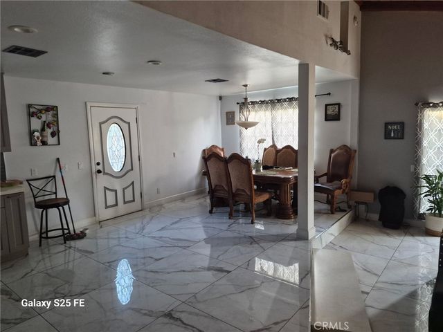 9143 Tamarind, Fontana, CA 92335