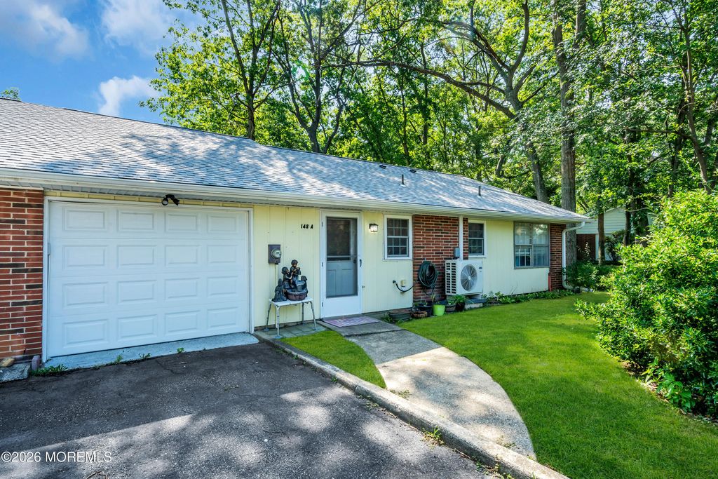 148A Gramercy Court, Lakewood, NJ 08701