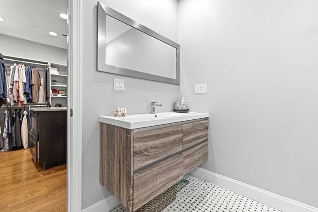 3 Driftwood Lane, Lynnfield, MA 01940