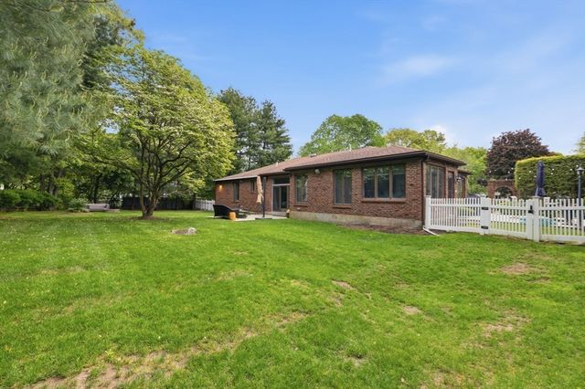 3 Driftwood Lane, Lynnfield, MA 01940