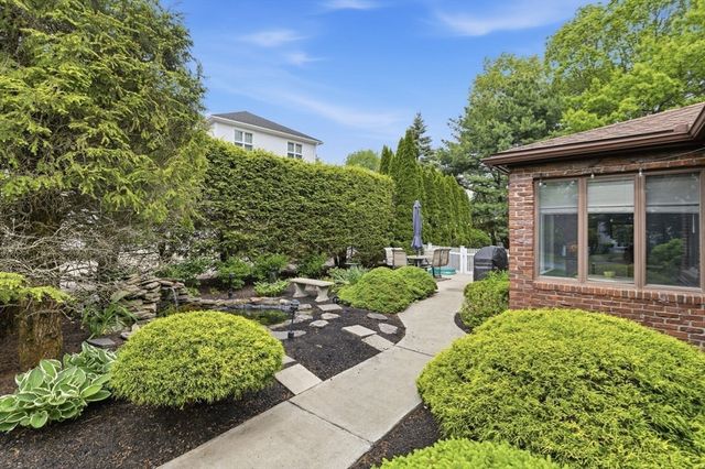 3 Driftwood Lane, Lynnfield, MA 01940