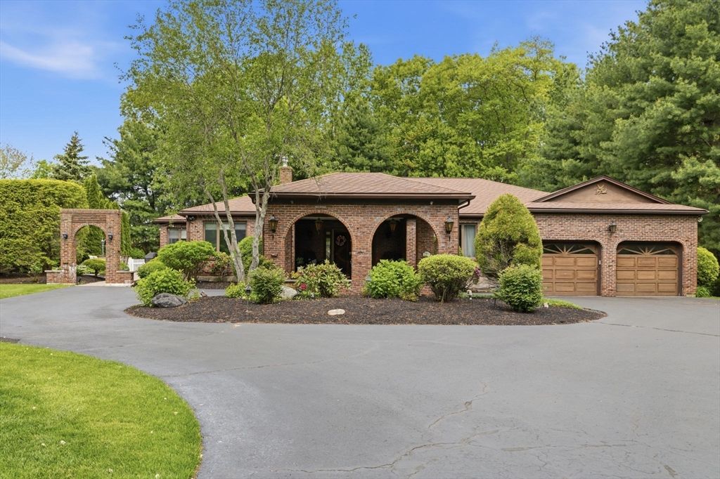 3 Driftwood Lane, Lynnfield, MA 01940