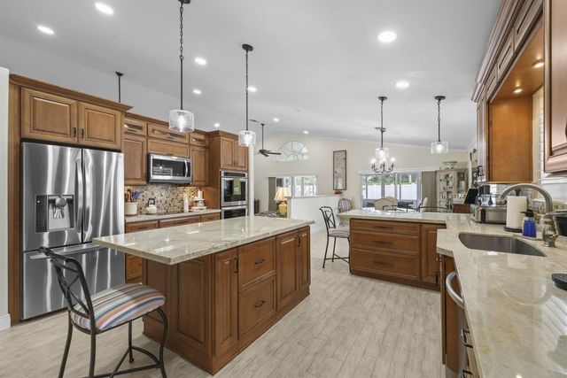 16536 Del Palacio Court, Delray Beach, FL 33484