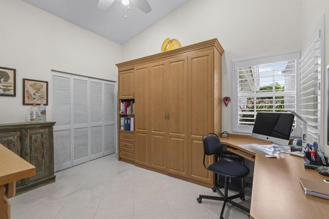 16536 Del Palacio Court, Delray Beach, FL 33484