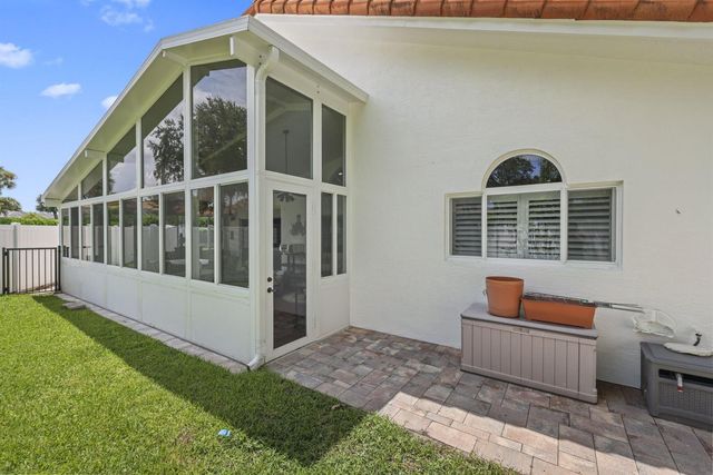 16536 Del Palacio Court, Delray Beach, FL 33484