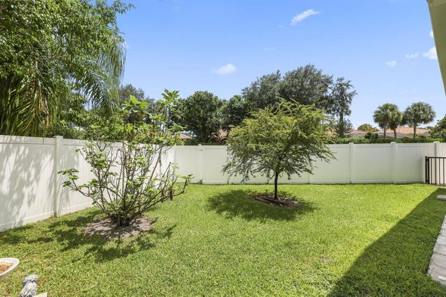 16536 Del Palacio Court, Delray Beach, FL 33484