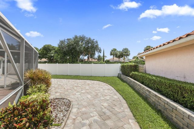 16536 Del Palacio Court, Delray Beach, FL 33484