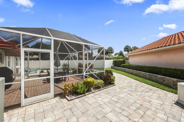 16536 Del Palacio Court, Delray Beach, FL 33484